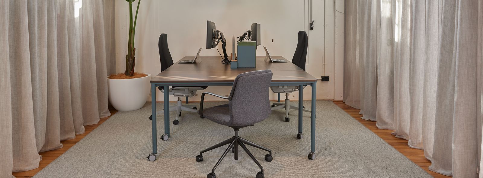 Harrows Auckland Showroom mesa